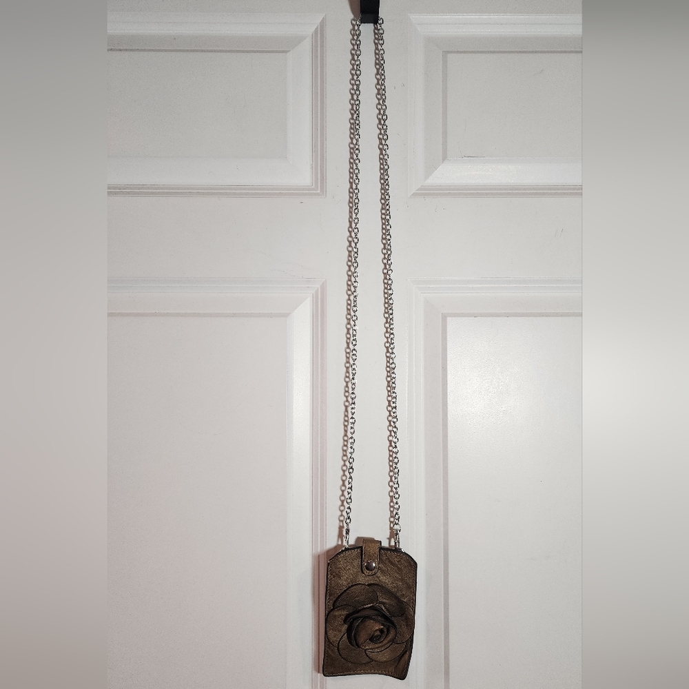 Elegant Brown Flower Chain Strap Bag/Wallet Minor Peeling